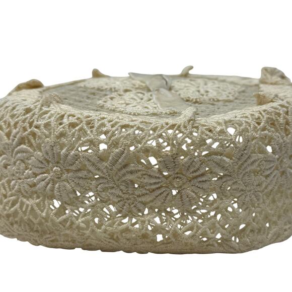 Vintage 1960s Ivory Pillbox Hat Floral Lace Overlay Velvet Accents Sz S - Picture 3 of 5